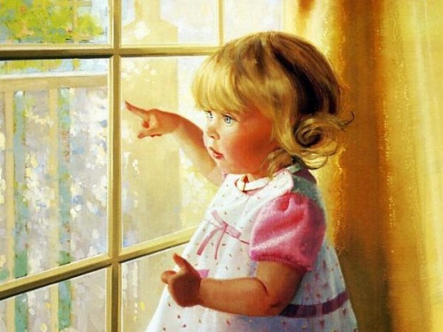 девочка возле окна, ребенок тыкает пальцем в окно